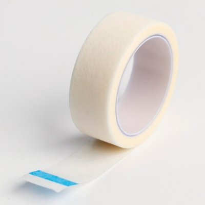 Лейкопластырь LEIKO гипоаллергенный на тканевой основе белый в катушке и картонной упаковке 1,25 см 0,5 м Пластырь медицинский купить в Продез Сочи